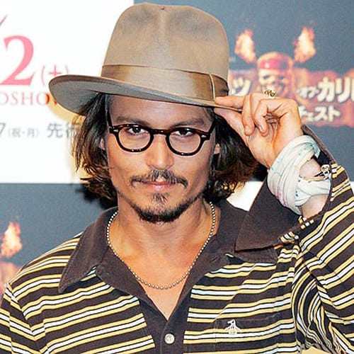 As mulheres adoram Johnny Depp. Porque meu Deus?! Por causa da barba, meu jovem.